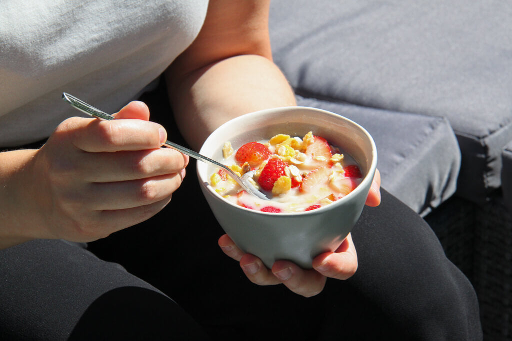 Perfektes Frühstück im Sommer